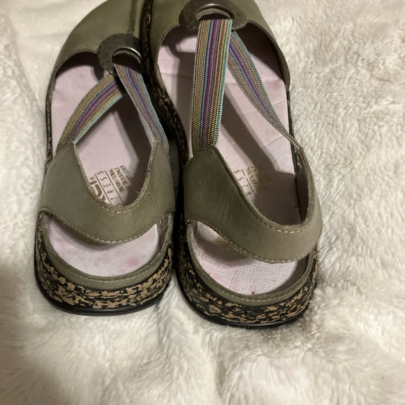Rieker Green Leather Rainbow Strap Closed Toe Shoes Women Size 41/ US 10 - Picture 8 of 9
